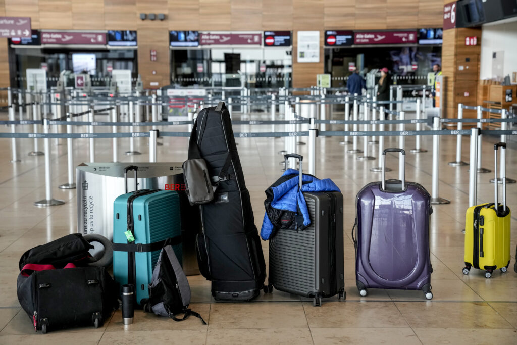 Supplemento per il bagaglio a mano, denunciate 7 compagnie aeree Supplemento per il bagaglio a mano, denunciate 7 compagnie aeree