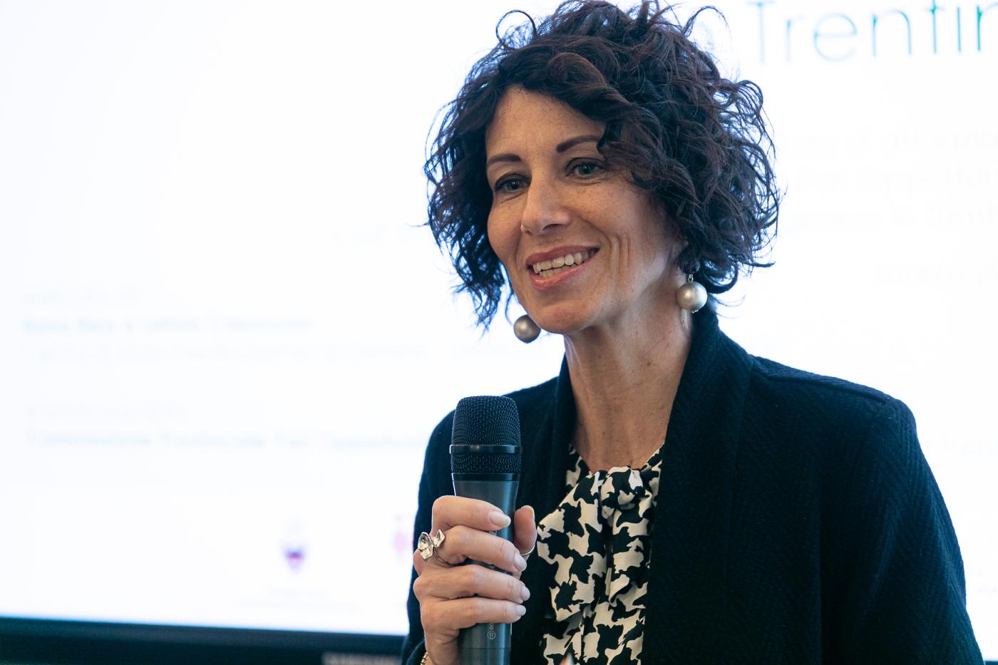 Trentino, Maurizio Fugatti toglie la vicepresidenza a Francesca Gerosa di Fratelli d’Italia Trentino, Maurizio Fugatti toglie la vicepresidenza a Francesca Gerosa di Fratelli d’Italia