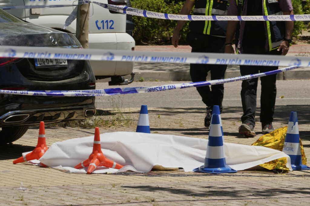 madrid ex politico ucraino filorusso portnov ucciso mentre portava i figli a scuola