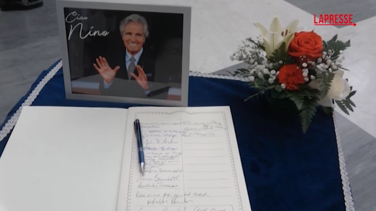 nino benvenuti la camera ardente al salone d onore del coni