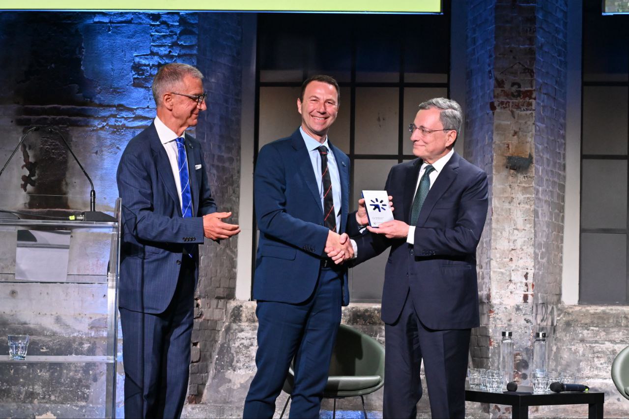 il politecnico di torino a mario draghi il premio polito foresight and innovation