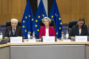 Mattarella a Bruxelles: “Più l’Ue è efficace, più è ampio il consenso” Mattarella a Bruxelles: “Più l’Ue è efficace, più è ampio il consenso”