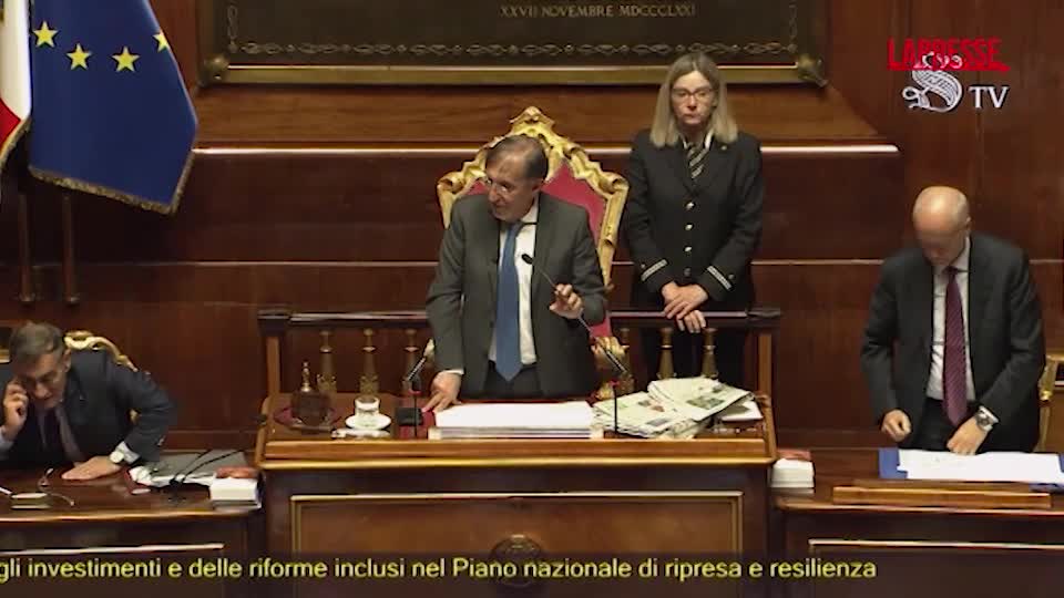 Nino Benvenuti, l’Aula del Senato lo ricorda con un minuto di silenzio e un applauso Nino Benvenuti, l’Aula del Senato lo ricorda con un minuto di silenzio e un applauso