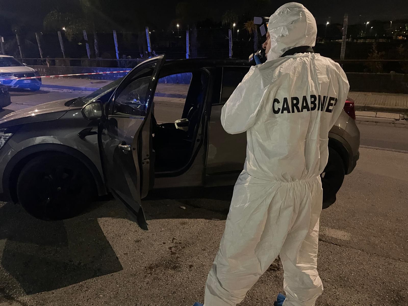 napoli 34enne trovata morta e 31enne in fin di vita ipotesi omicidiotentato suicidio
