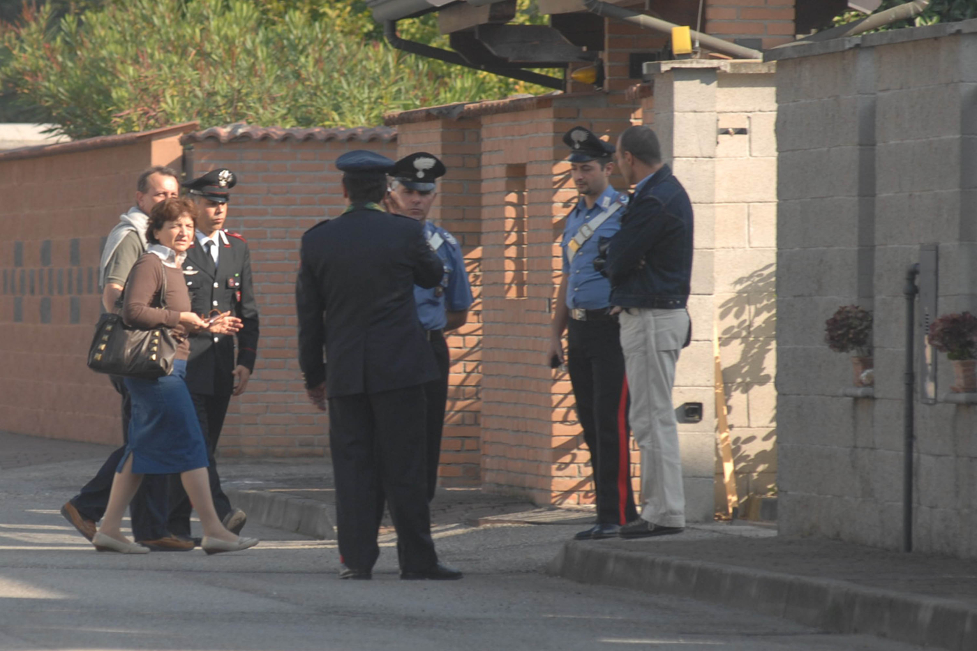 delitto garlasco la consulenza accanto al corpo di chiara poggi altre 6 impronte sconosciute