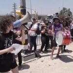 Gaza, manifestanti israeliani in piazza per la pace al confine con la Striscia