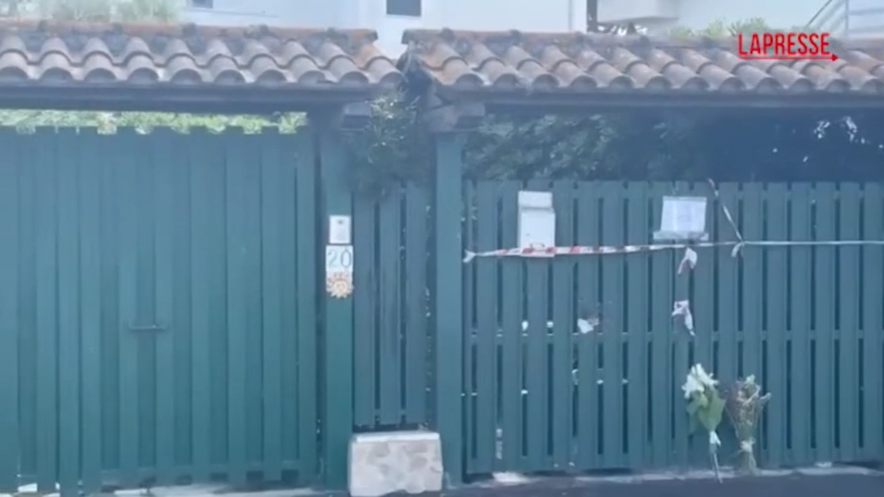 Omicidio Fregene, sopralluogo dei Ris nel villino in cui fu uccisa Stefania Camboni Omicidio Fregene, sopralluogo dei Ris nel villino in cui fu uccisa Stefania Camboni