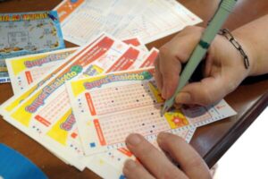 Superenalotto, estrazione vincente 22 maggio 2025: i precedenti