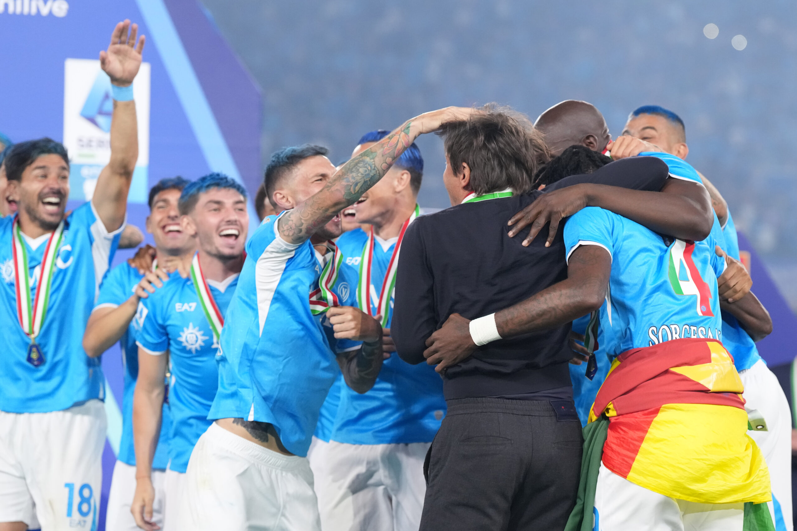 Scudetto Napoli, la notte dell’impresa azzurra in 10 foto