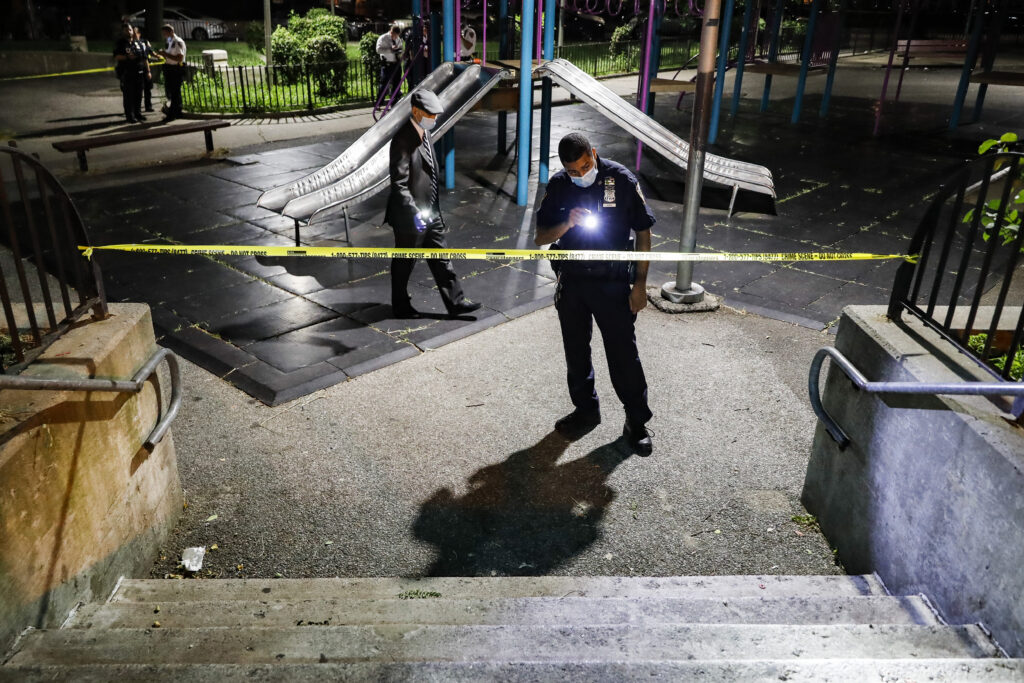 Turista italiano sequestrato e torturato a New York per due settimane, arrestato un uomo Turista italiano sequestrato e torturato a New York per due settimane, arrestato un uomo