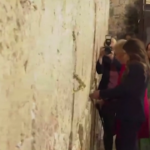 Kristi Noem al Muro Occidentale di Gerusalemme