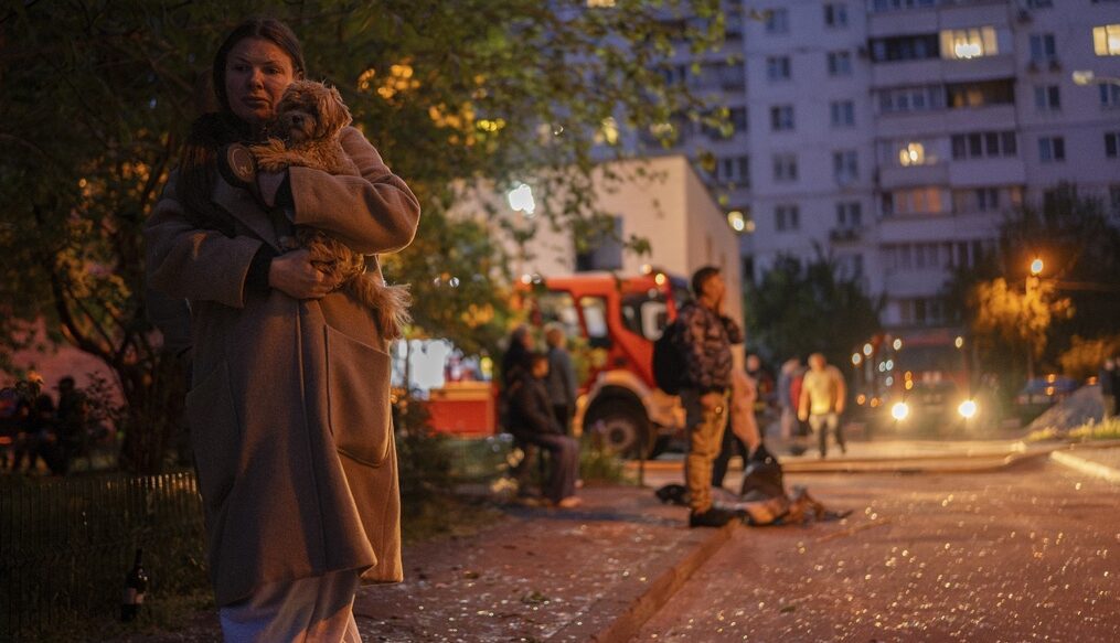 Ucraina, attacchi russi su Kiev e altre regioni: nove morti Ucraina, attacchi russi su Kiev e altre regioni: nove morti