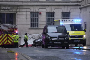 Regno Unito, auto su pedoni a parata Liverpool: fermato un uomo