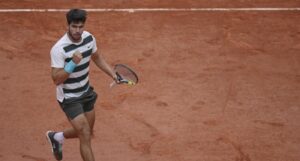 Roland Garros 2025, esordio ok per Alcaraz: Zeppieri battuto in tre set