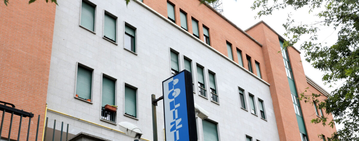 Siracusa, sesso in cambio di favori: arrestati un poliziotto e due carabinieri