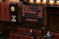 Il tabellone elettronico della Camera dei deputati con l’esito del voto di fiducia sul dl Sicurezza, Roma, Martedì 27 Maggio 2025 (Foto Roberto Monaldo / LaPresse)