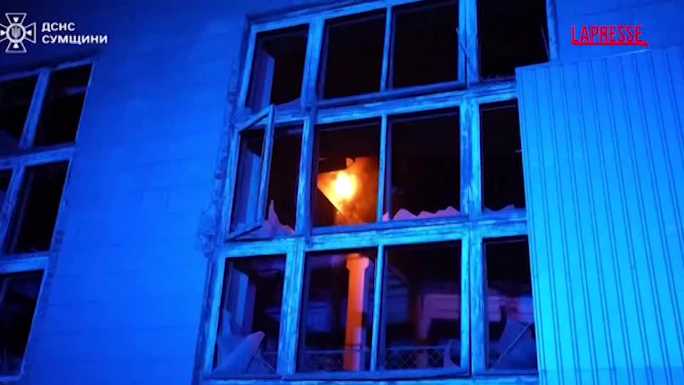 Ucraina, raid russi su Sumy: colpite industrie e abitazioni