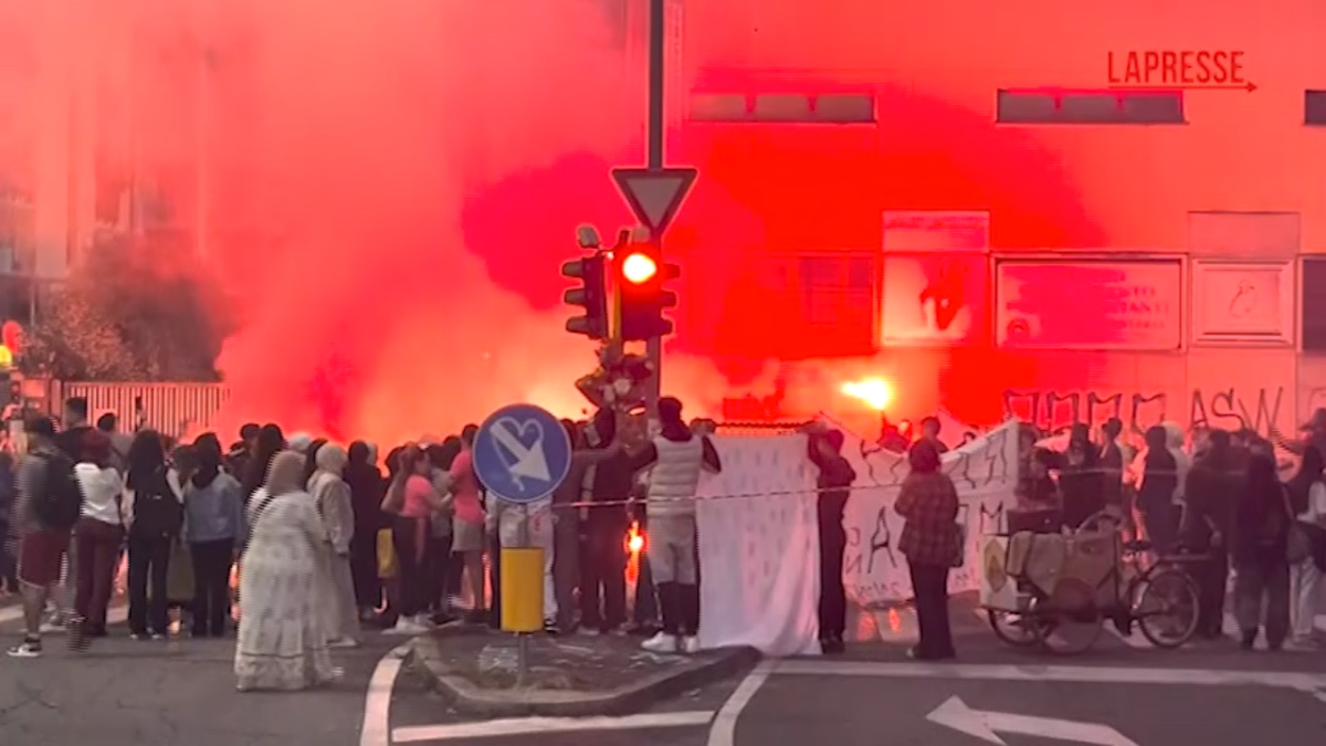 Milano, corteo al Corvetto per Mahmoud Mohamed