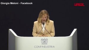 Meloni: “L’Europa rimuova i dazi interni in questo quadro di instabilità”