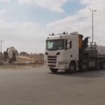 Gaza, camion di aiuti al valico di Kerem Shalom