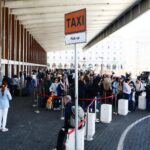 Nuova protesta dei taxi a Roma, disagi per gli utenti alla stazione Termini