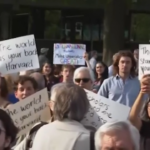 Harvard, studenti protestano contro Trump
