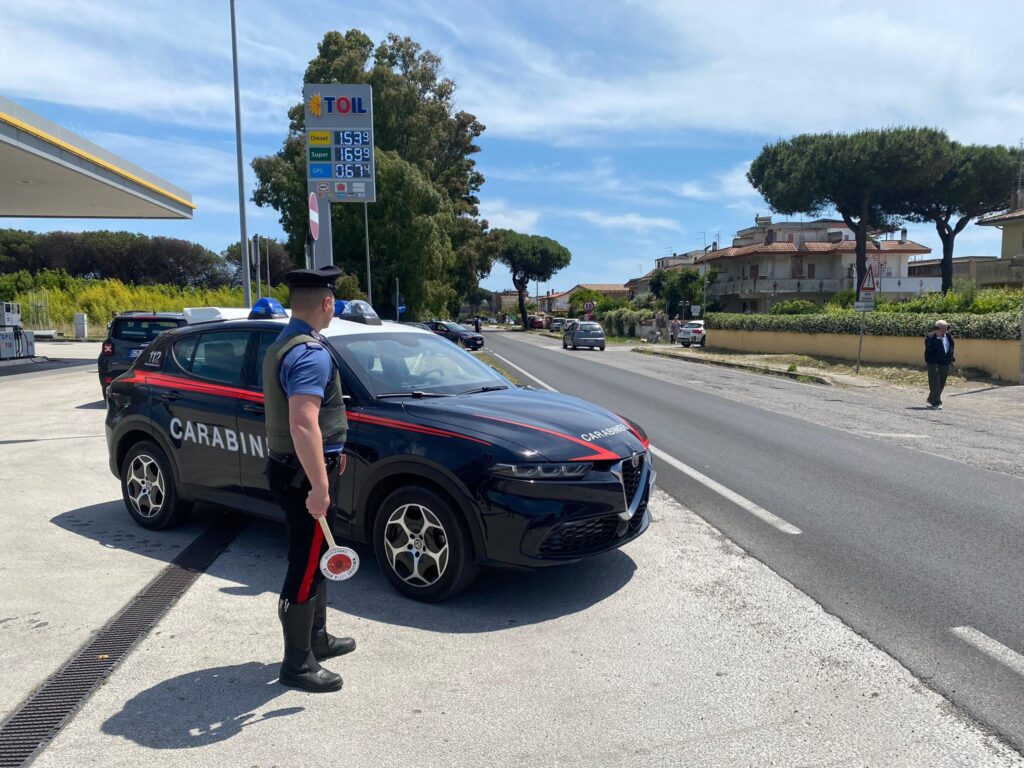 ardea benzinaio ucciso in una rapina caccia all omicida in fuga da Lapresse.it ardea benzinaio ucciso in una rapina caccia all omicida in fuga