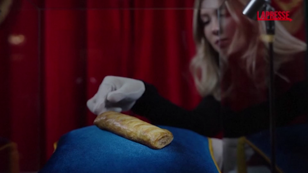 al madame tussauds di londra arriva una nuova statua di cera è il sausage roll greggs da Lapresse.it al madame tussauds di londra arriva una nuova statua di cera è il sausage roll greggs