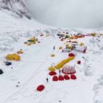 Everest, il Nepal in ansia per le sue vette: raccolte 11 tonnellate di rifiuti
