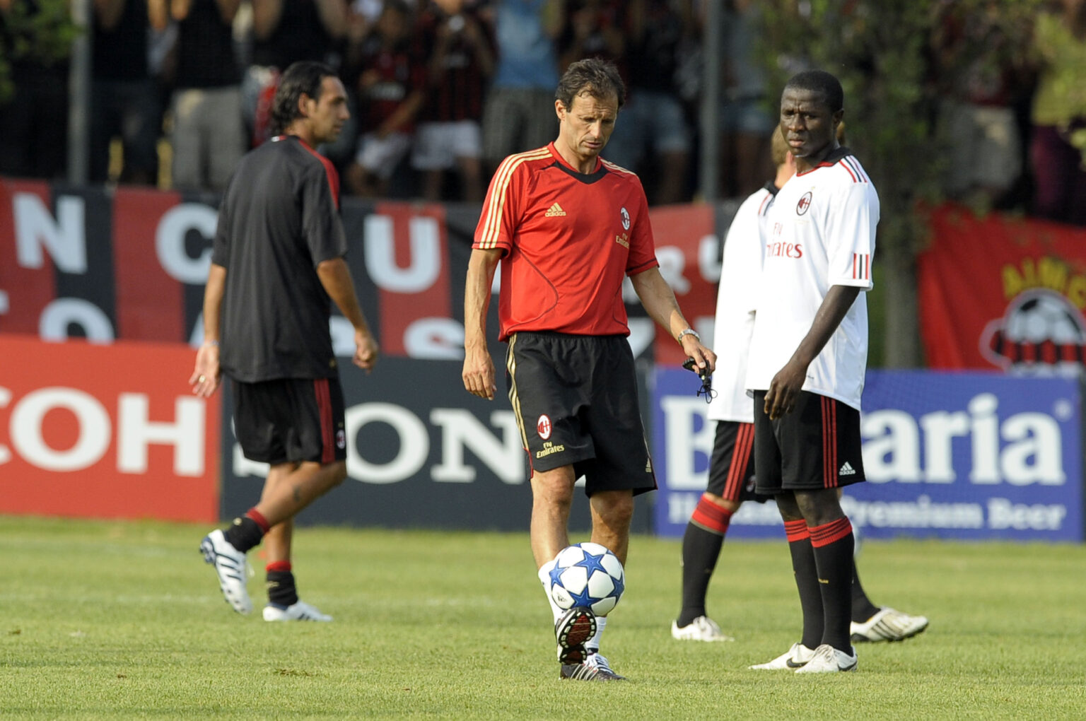 Mesmerizing Allegri Protegge Il Milan: