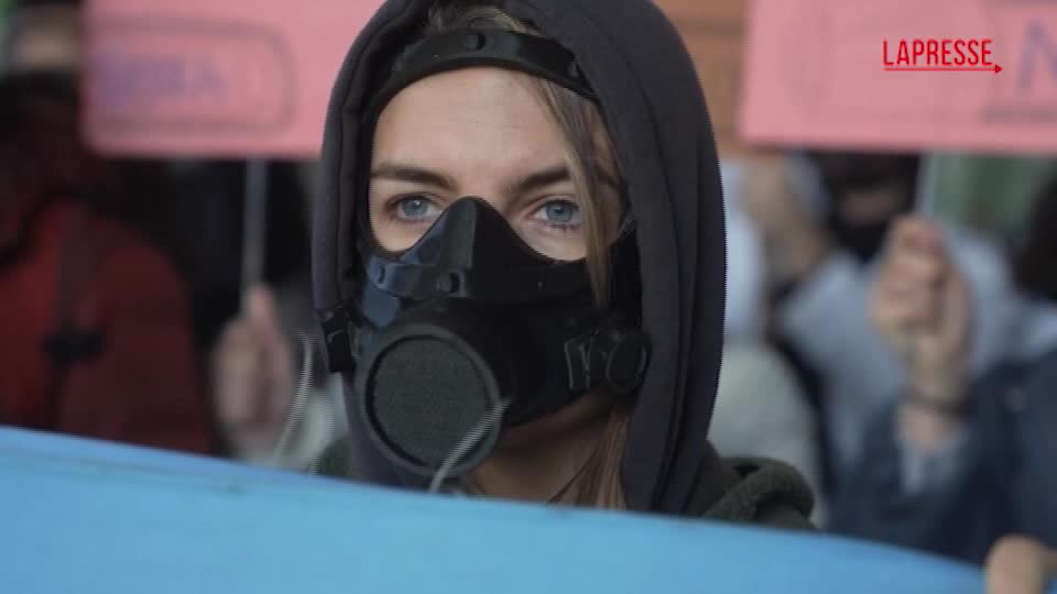 Argentina, scienziati in piazza contro Milei: “Mai così pochi fondi” Argentina, scienziati in piazza contro Milei: “Mai così pochi fondi”