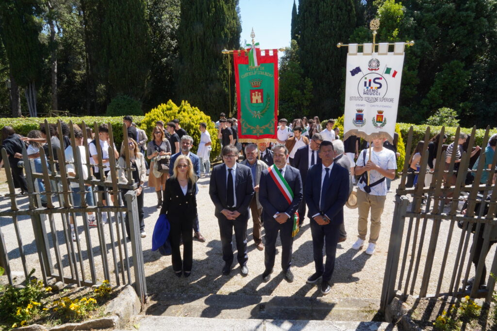 Marche, il Consiglio al monumento dei vittoriosi di Castelfidardo Marche, il Consiglio al monumento dei vittoriosi di Castelfidardo