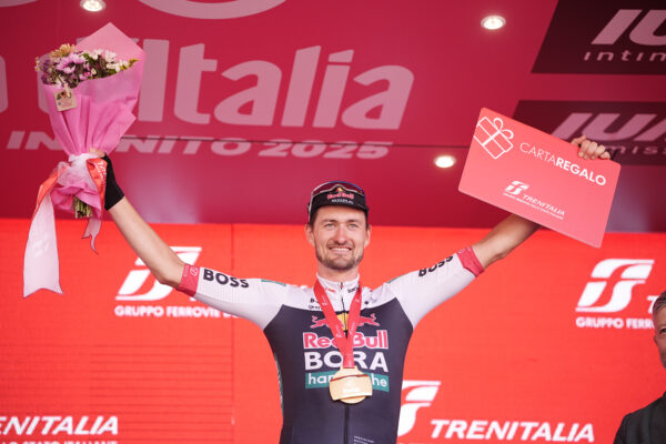 Giro d'Italia 2025, Nico Denz vince la 18a tappa: le classifiche
