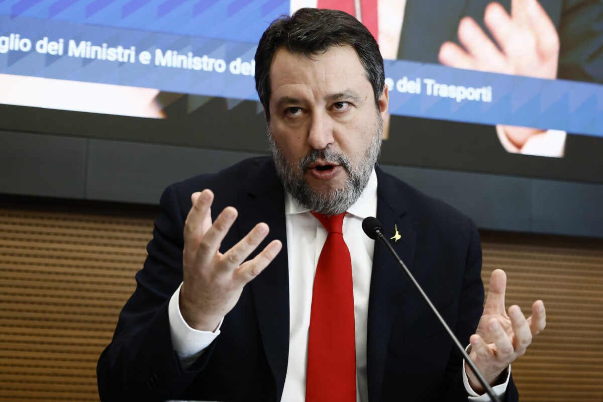Salvini contro il Consiglio d’Europa: “Ente inutile, dice cazzate” Salvini contro il Consiglio d’Europa: “Ente inutile, dice cazzate”