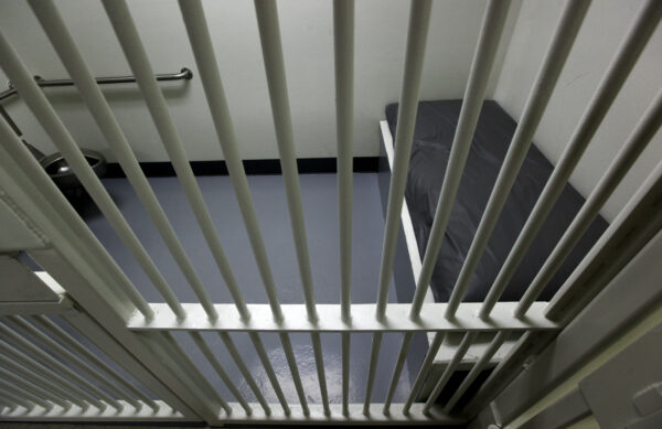 Una cella di un carcere. L'associazione Antigone ha lanciato l'allarme sullo stato dei penitenziari italiani e sui suicidi in cella