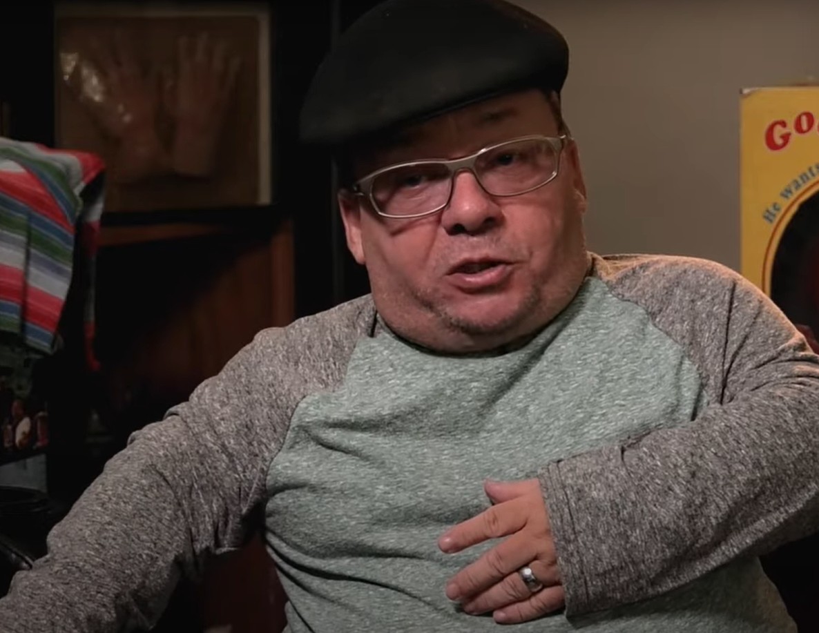 è morto a 61 anni ed gale fu chucky ne ‘la bambola assassina 