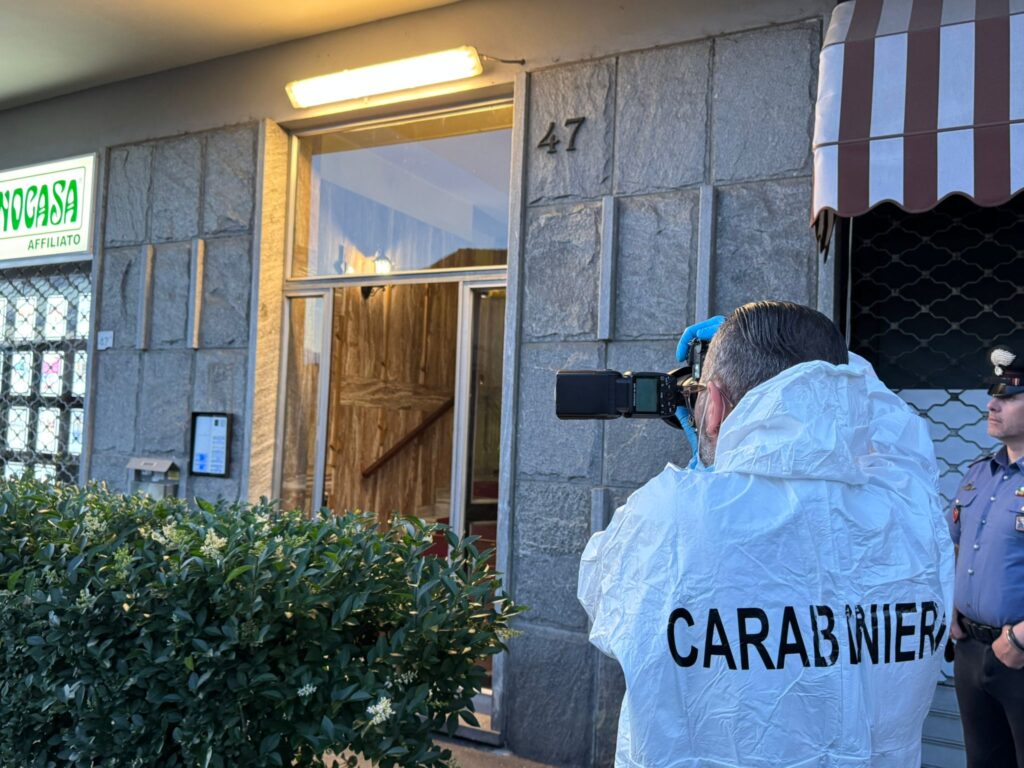 Torino, 61enne uccisa a coltellate dal marito a Grugliasco Torino, 61enne uccisa a coltellate dal marito a Grugliasco