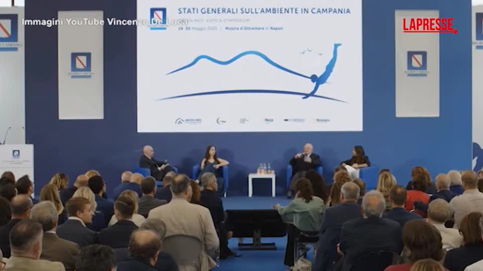 Martina Carbonaro, il botta e risposta tra De Luca e Valeria Angione sulla 14enne uccisa Martina Carbonaro, il botta e risposta tra De Luca e Valeria Angione sulla 14enne uccisa