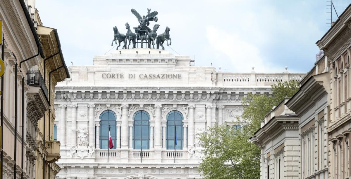 Migranti in Albania, Cassazione invia atti a Corte giustizia Ue su trattenimenti