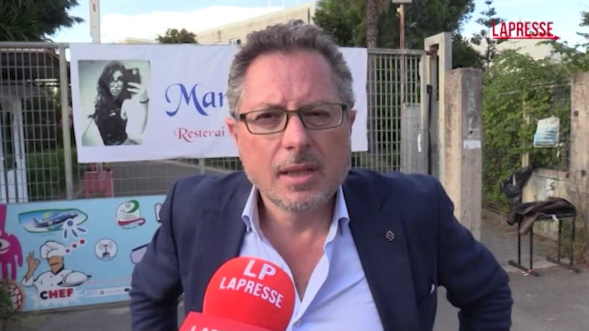 Martina Carbonaro, la denuncia del deputato Borrelli: “Migliaia di messaggi social contro i genitori”