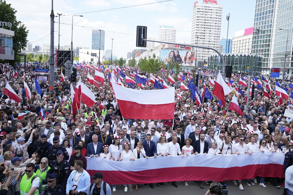 polonia europeisti e conservatori testa a testa a ballottaggio presidenziali da Lapresse.it polonia europeisti e conservatori testa a testa a ballottaggio presidenziali