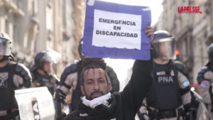 Argentina, il mondo della disabilità contro Milei: “Siamo in crisi, non possiamo più aspettare”
