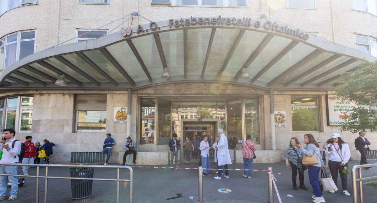 Milano, ragazzo accoltellato in strada: il 13enne è morto