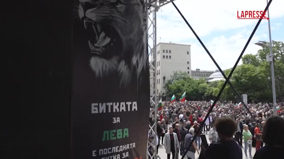 Bulgaria, manifestazione nazionalista a Sofia contro l’adozione dell’euro Bulgaria, manifestazione nazionalista a Sofia contro l’adozione dell’euro