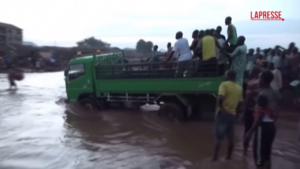 Inondazioni in Nigeria, almeno 111 morti nel nord