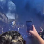 Champions League, l’attesa dei tifosi nerazzurri in piazza Duomo prima di Psg-Inter