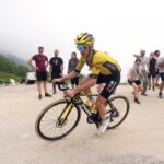 Giro d’Italia 2025, Yates nuova maglia rosa, Harper vince 20esima tappa a Sestriere: ordine d’arrivo e classifica