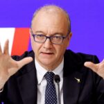 Valditara: “Sanzioni a docenti non degni di far parte della scuola”