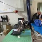 Gaza, evacuato l’ospedale di Al-Awda, era l’ultimo funzionante: le immagini nella clinica