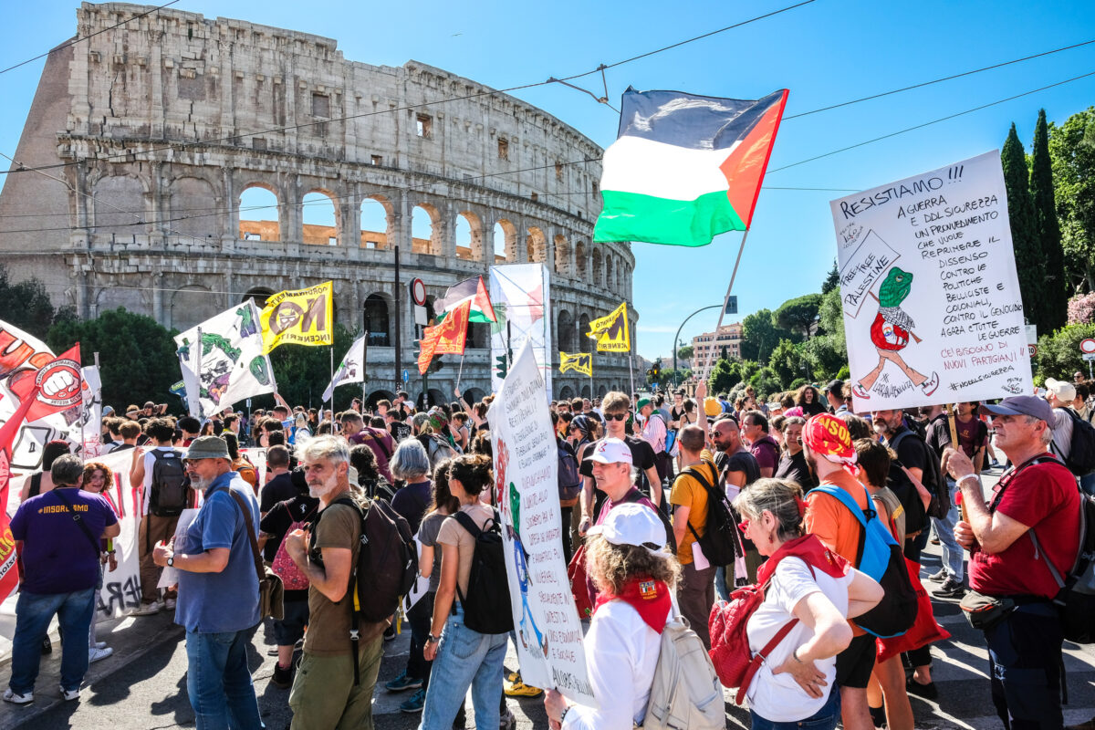 Roma, migliaia in piazza per corteo contro Decreto Sicurezza